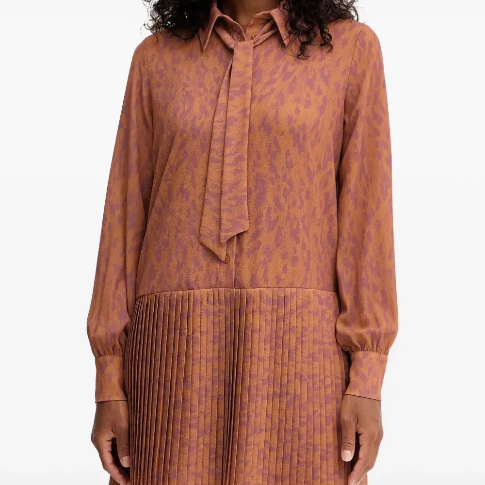 Платье мини со складками