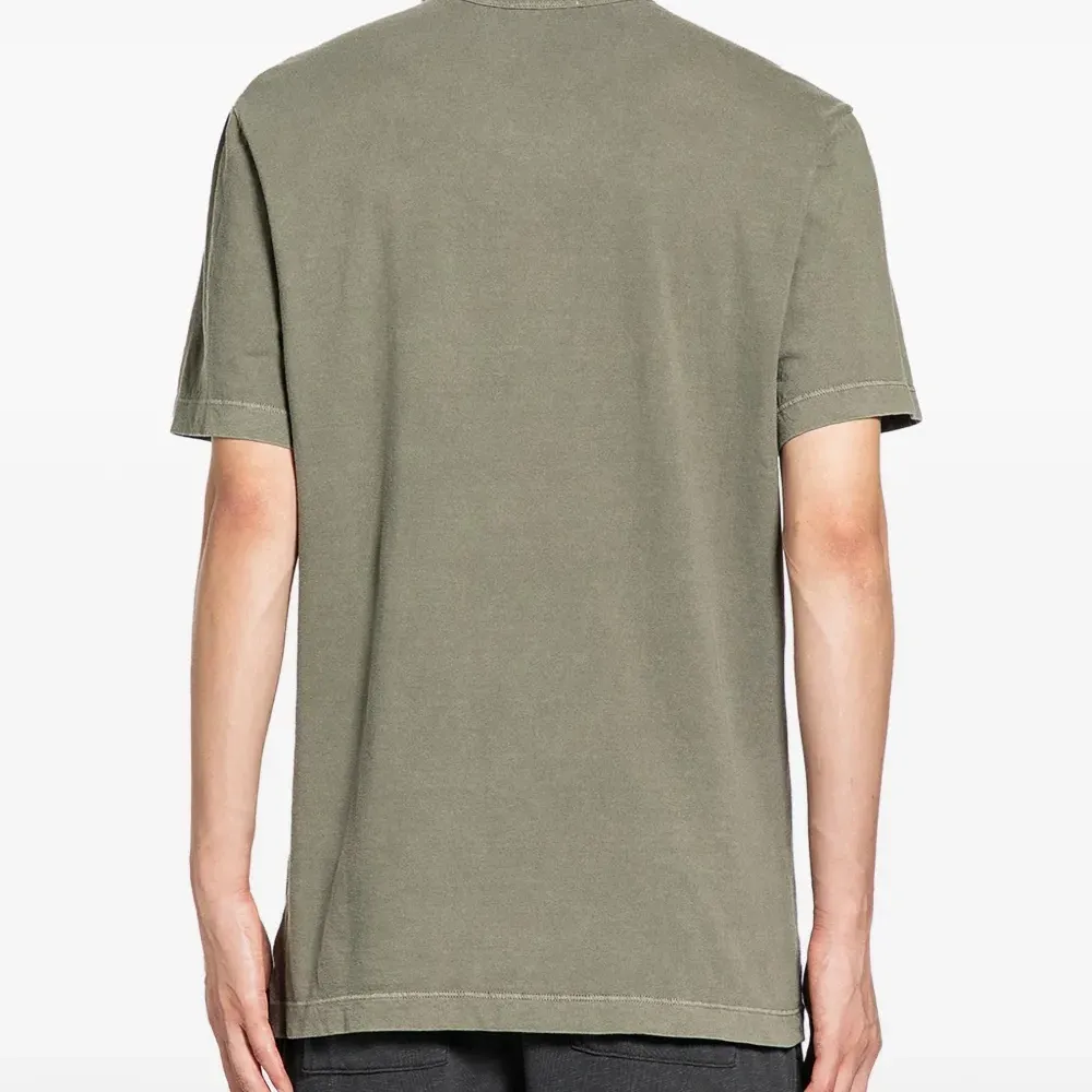 Футболка с круглым вырезом