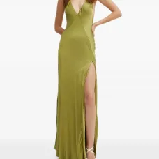 Макси-платье YVE с V-образным вырезом и разрезом Макси-платье YVE с V-образным вырезом и разрезом