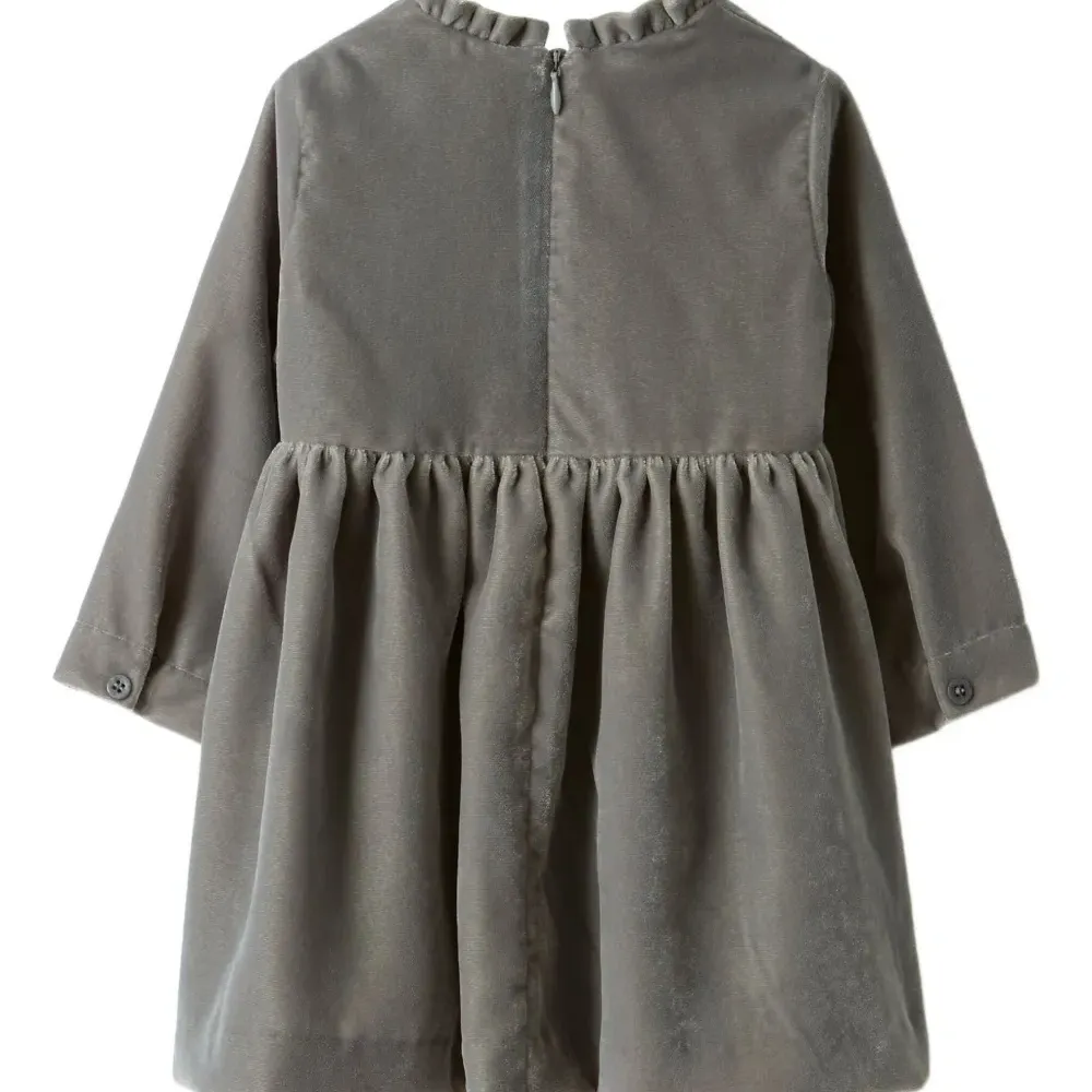 Вельветовое платье с оборками