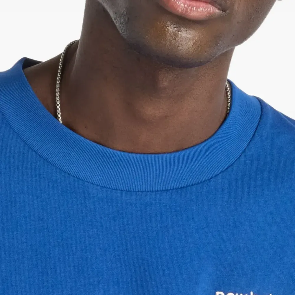 Футболка с вышитым логотипом