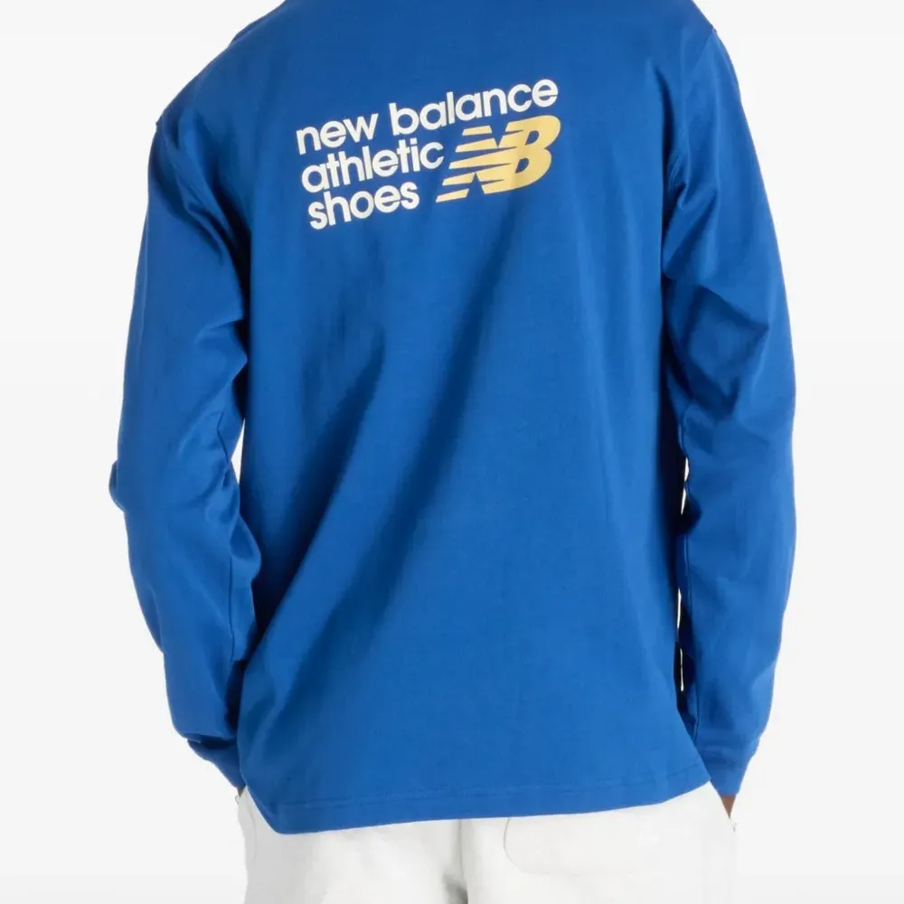 Футболка с вышитым логотипом