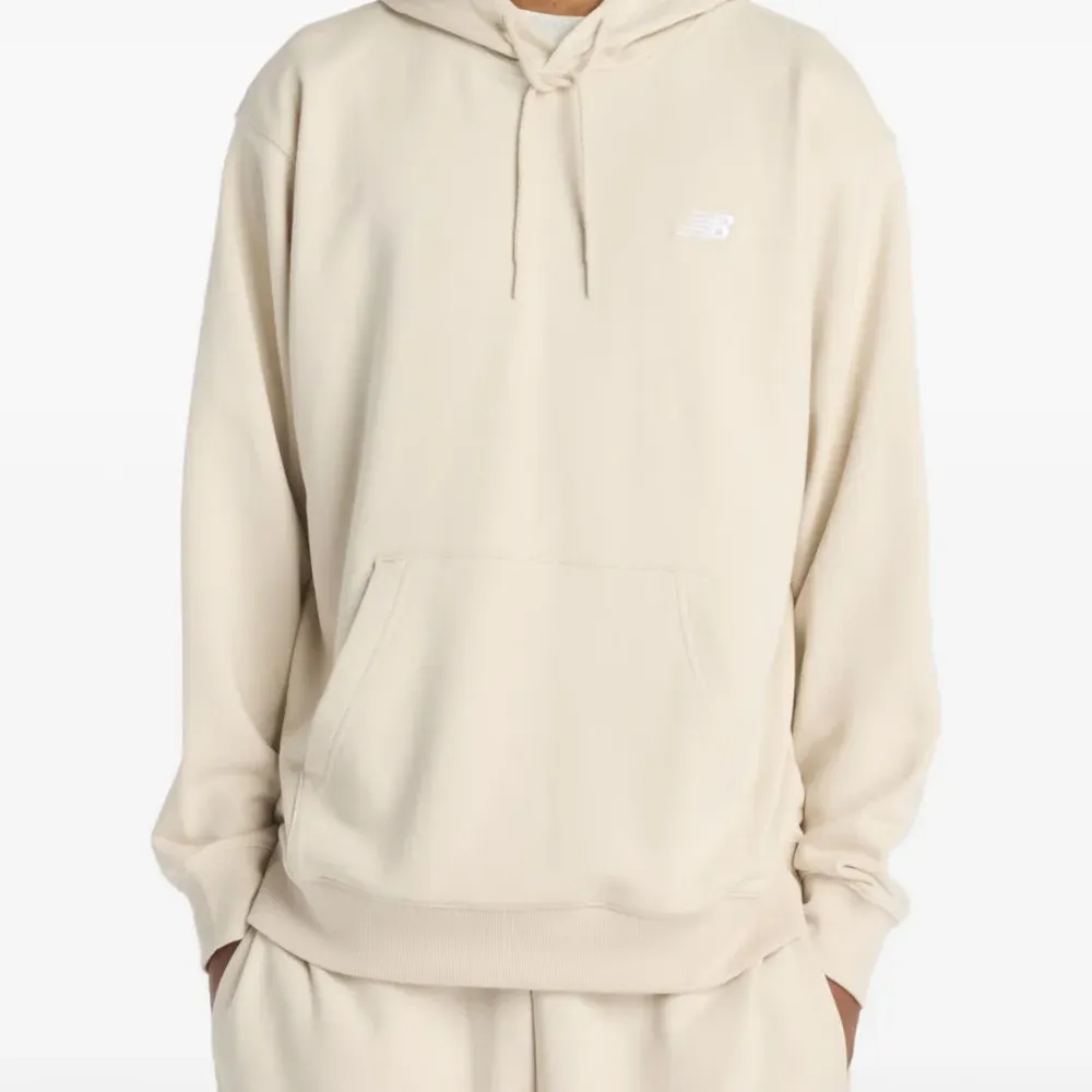 Худи с вышитым логотипом