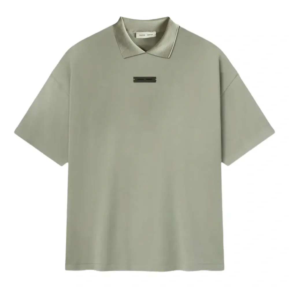 Футболка с логотипом на планке