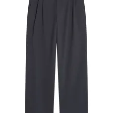 Брюки со складками на стрелках