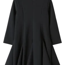 Платье с длинными рукавами и плиссировкой