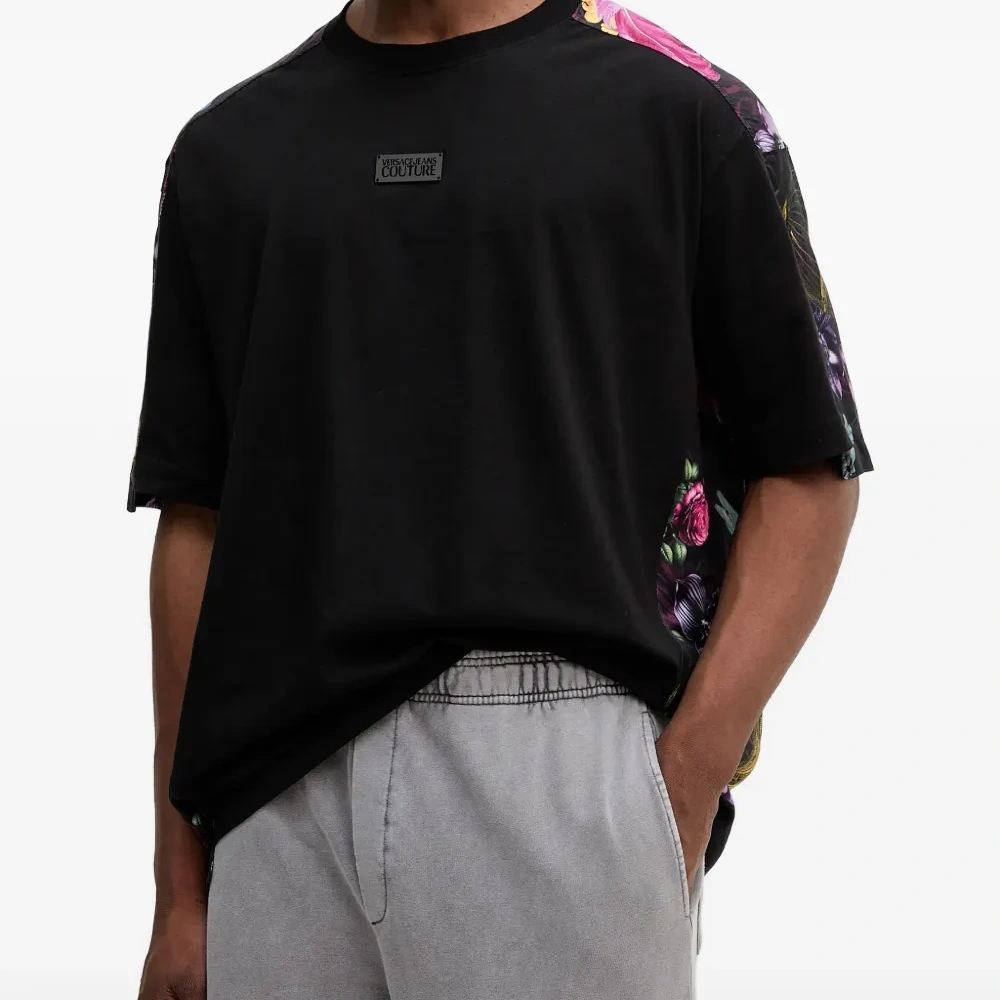 Футболка с логотипом