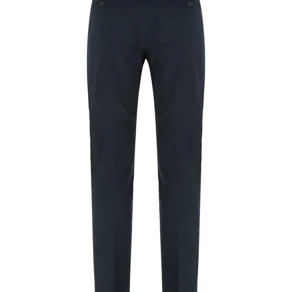 Брюки на пуговицах