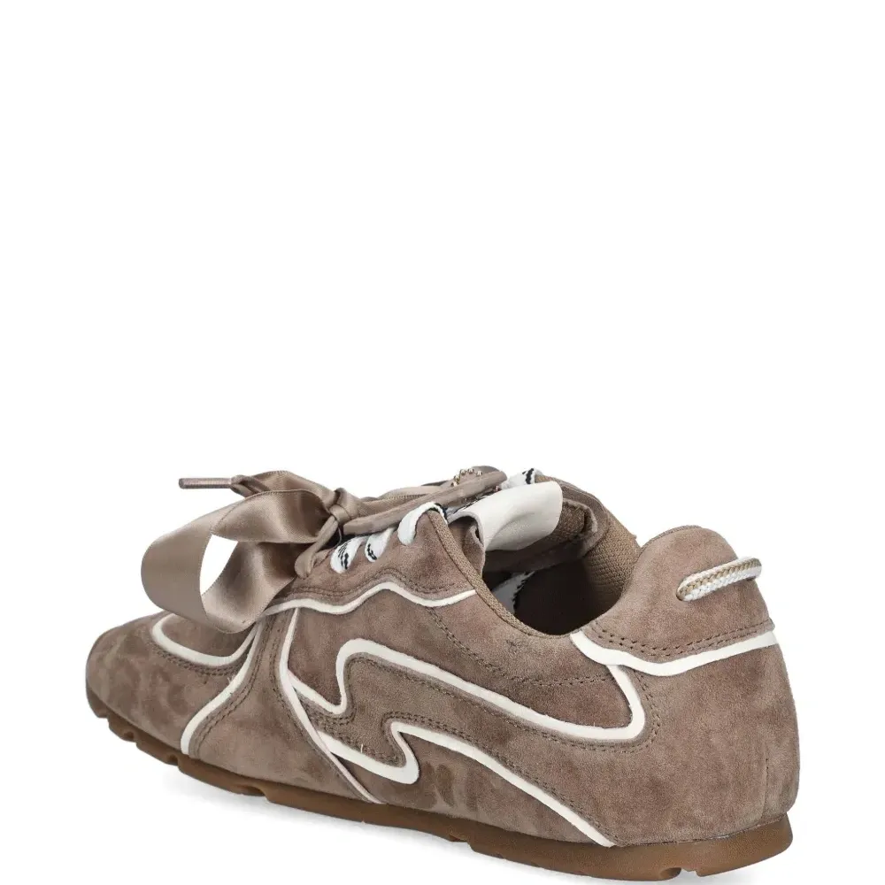 Обожаемые кроссовки Обожаемые кроссовки