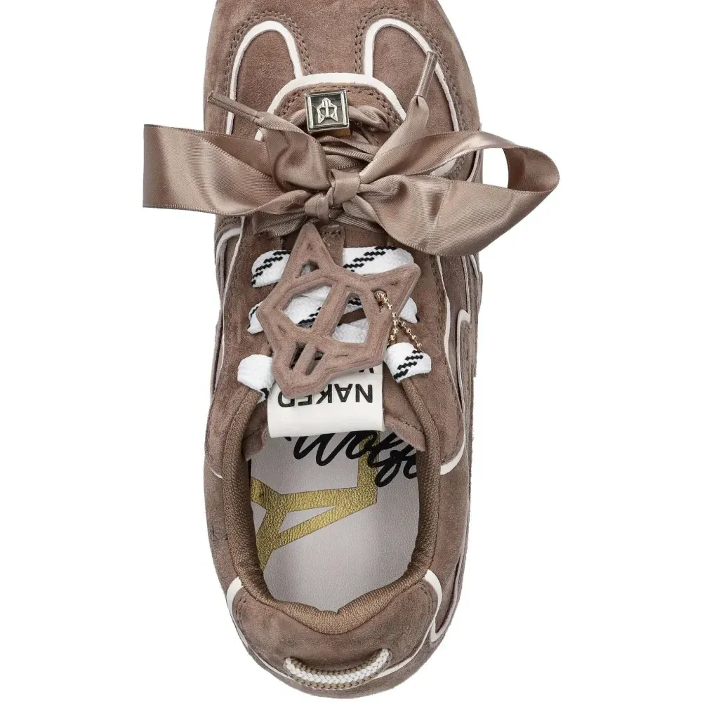 Обожаемые кроссовки Обожаемые кроссовки