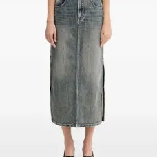 Джинсовая юбка с разрезом сбоку