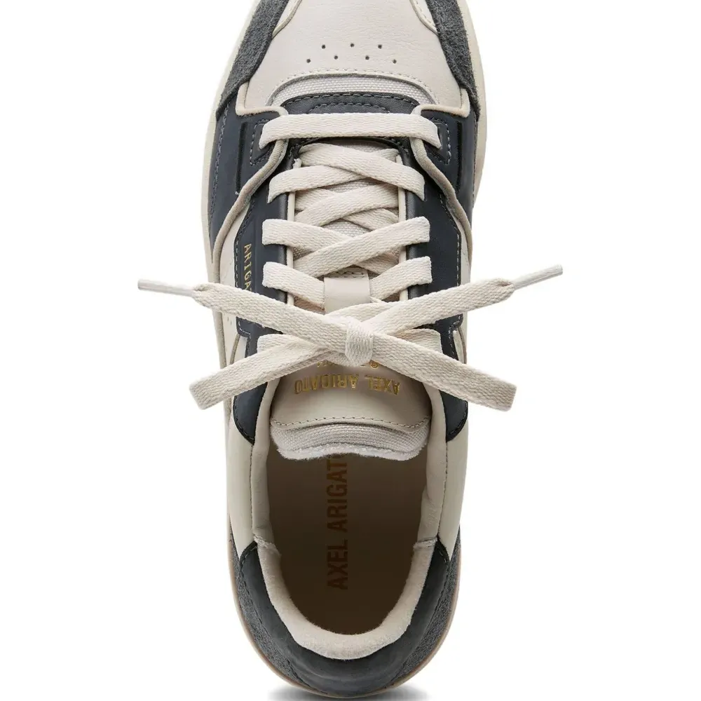 Кроссовки с глиняными вставками