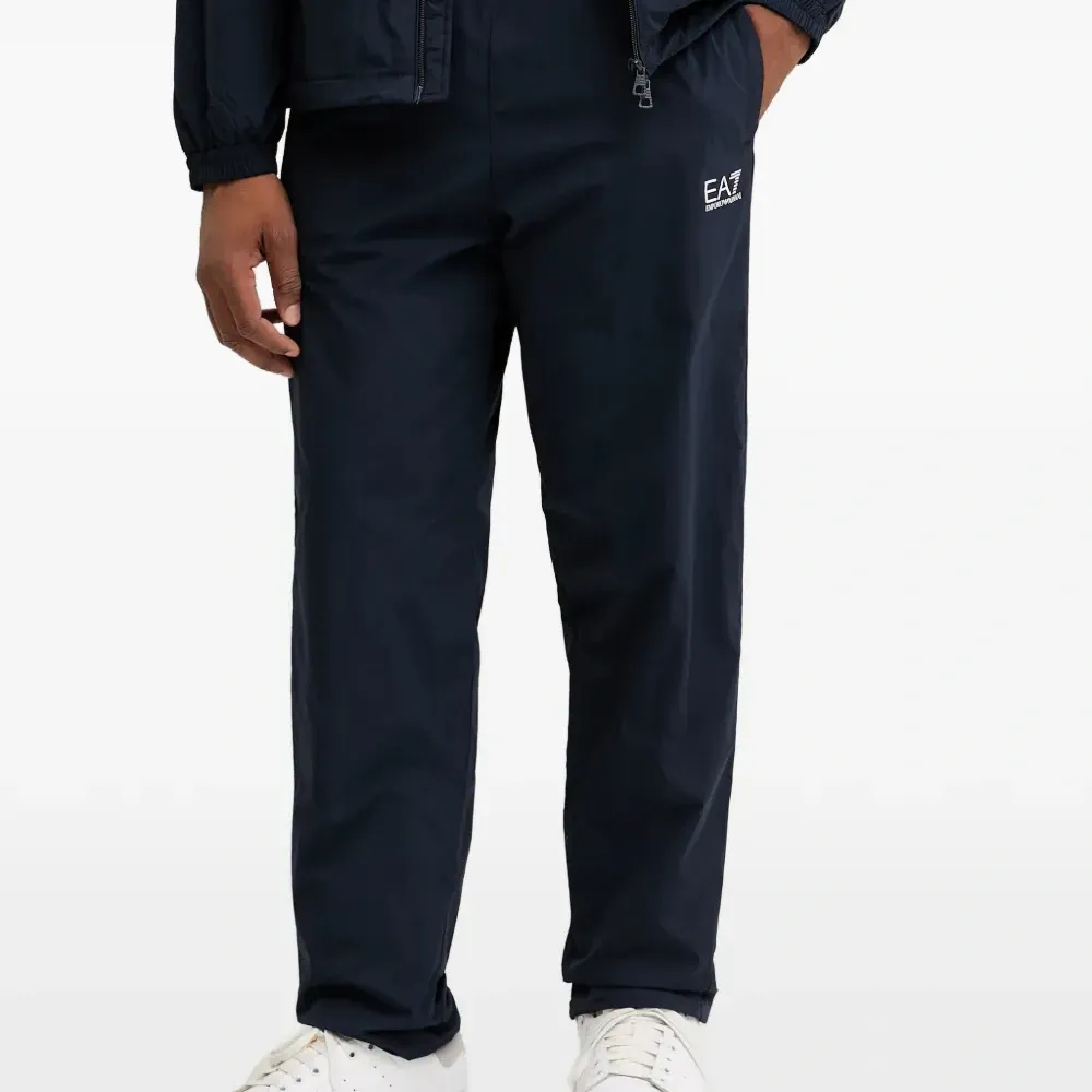 Спортивный костюм с логотипом