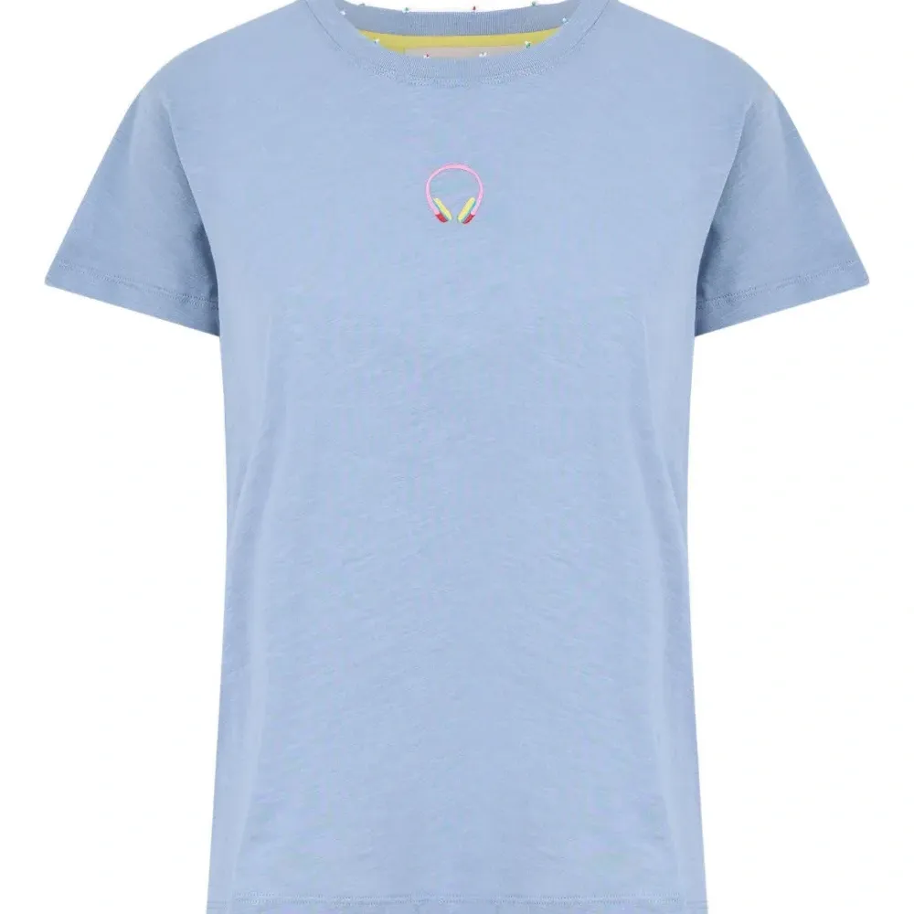 Футболка с вышивкой