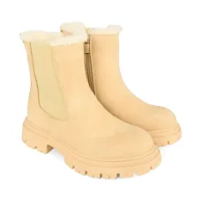 Сапоги с тиснённым логотипом