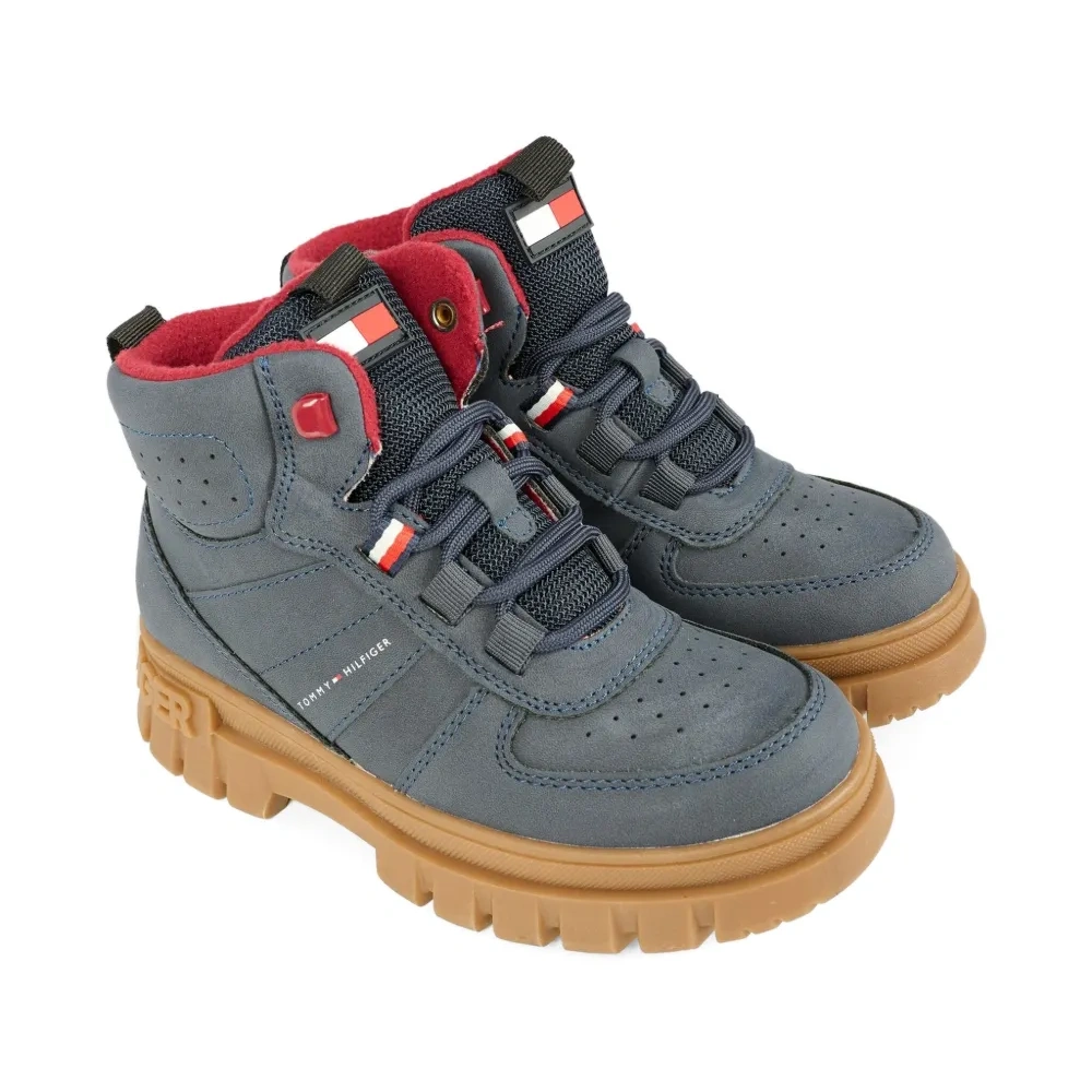 Ботинки на шнуровке