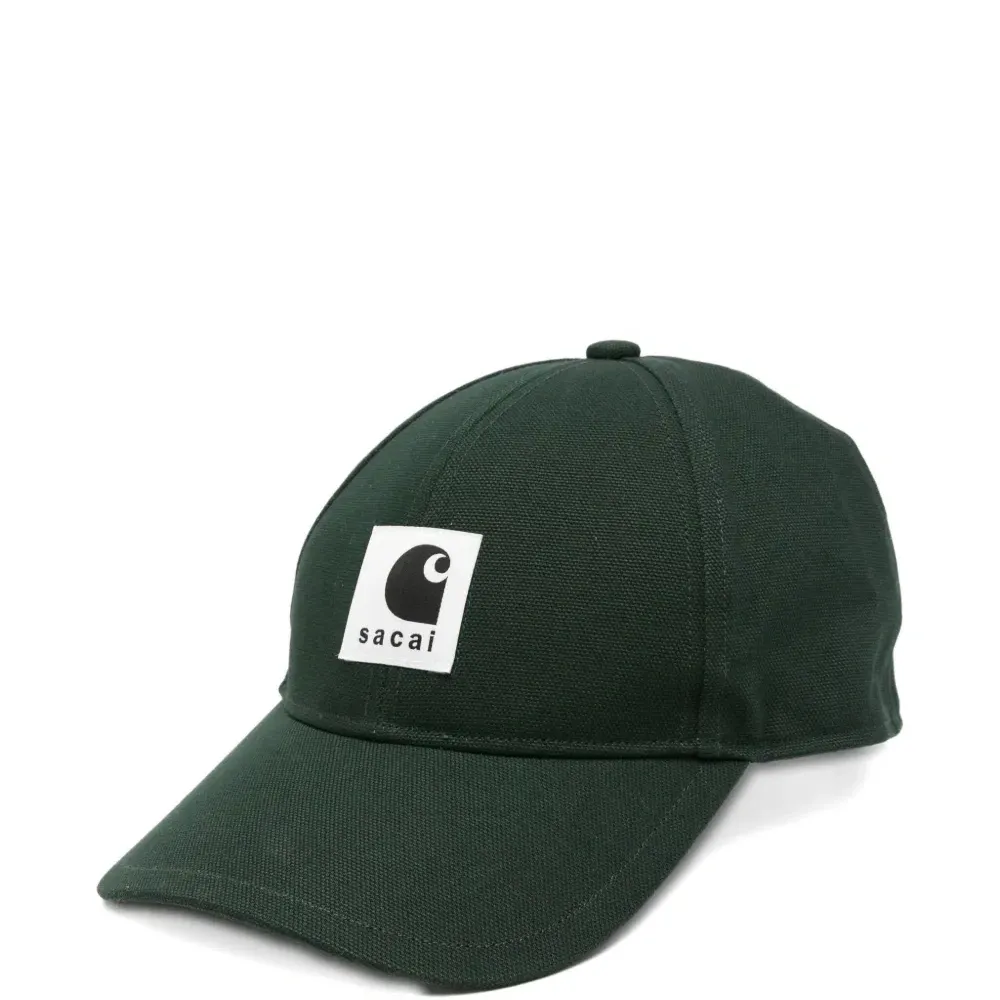 Бейсболка с нашивкой-логотипом