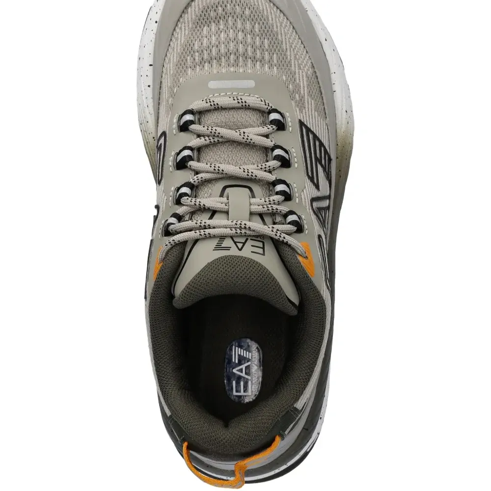 Кроссовки с логотипом