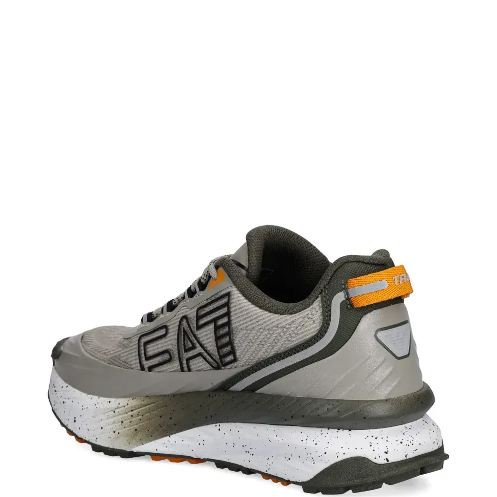 Кроссовки с логотипом