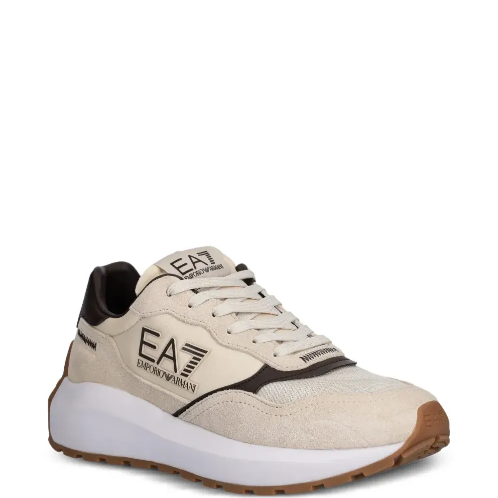 Кроссовки с логотипом