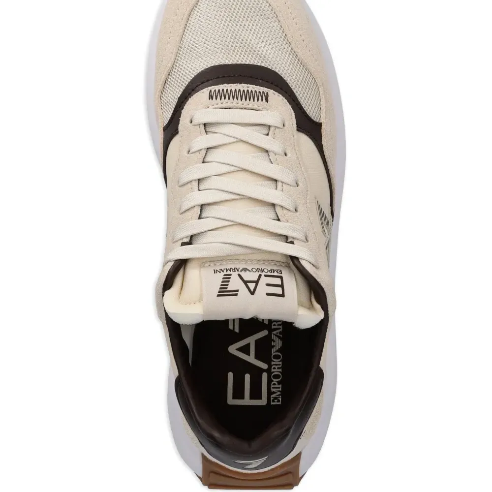 Кроссовки с логотипом