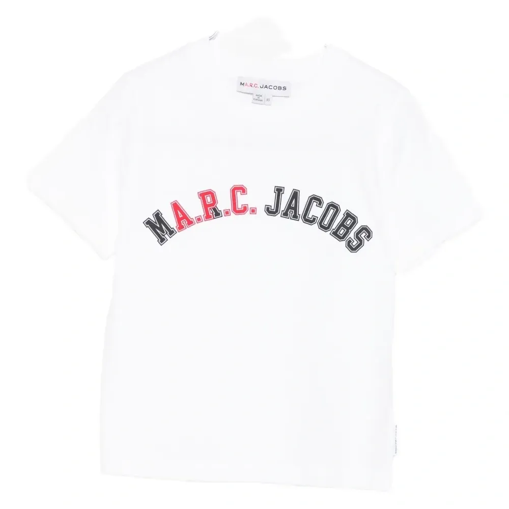 Футболка с принтом логотипа