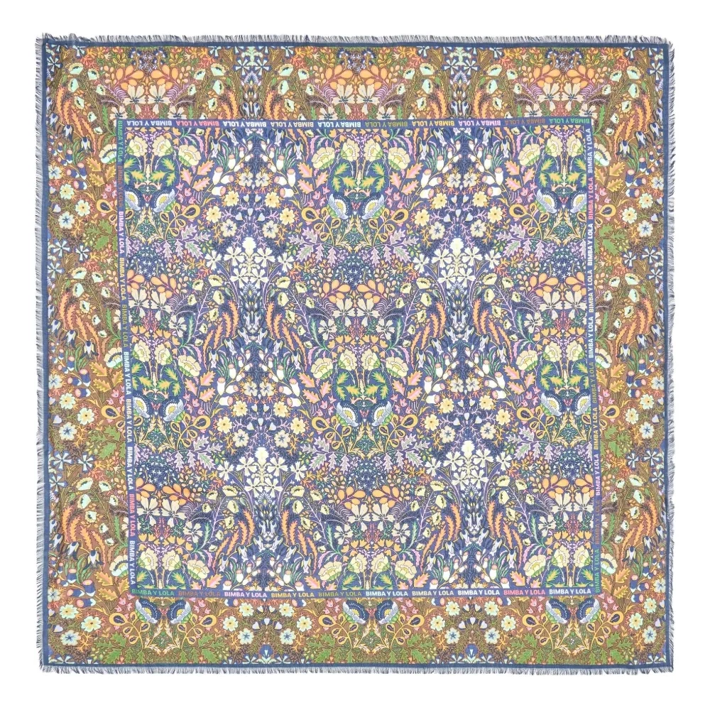 Шарф с бахромой и цветочным принтом