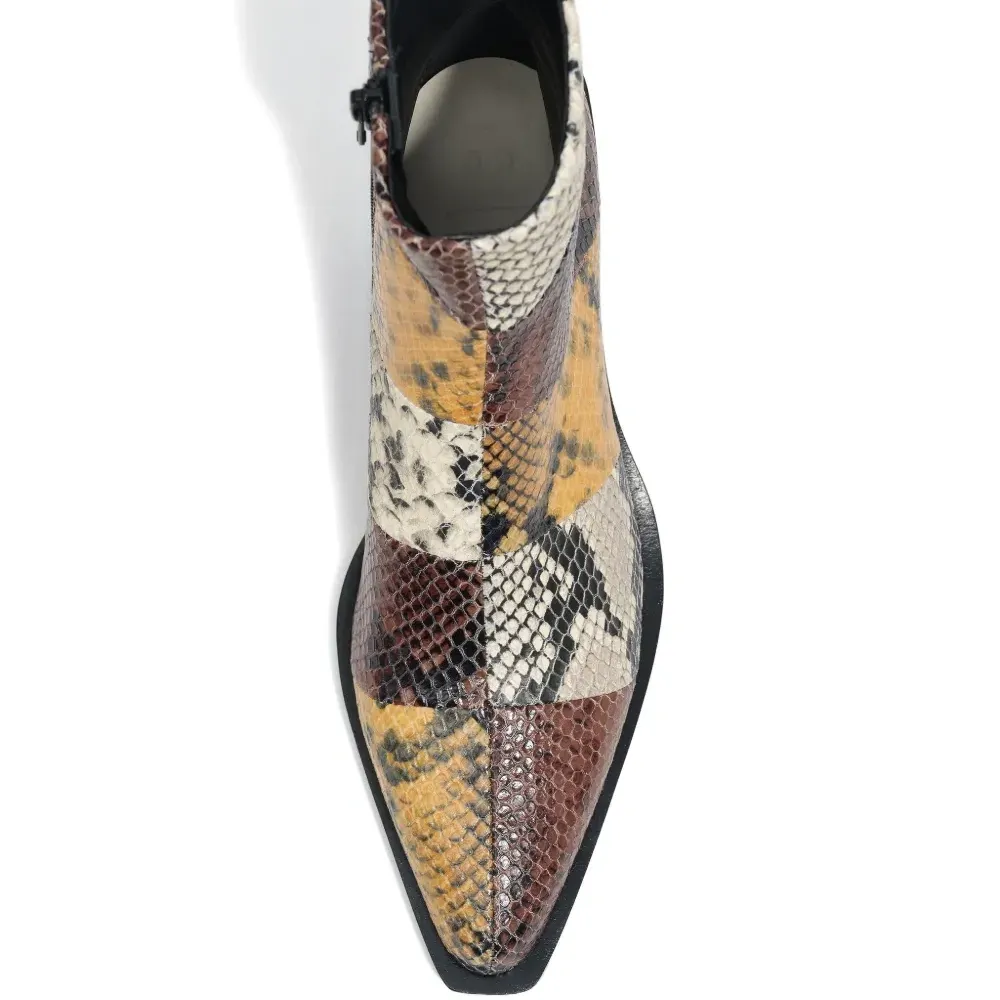 Кожаные ботинки