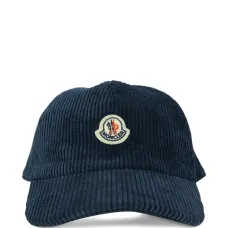 Бейсболка с нашивкой-логотипом