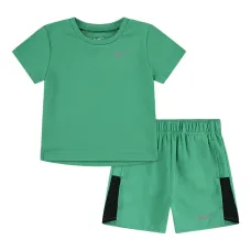 Футболка и шорты с принтом логотипа Футболка и шорты с принтом логотипа