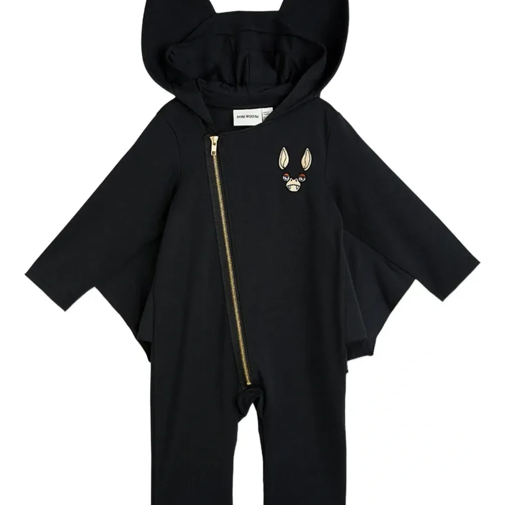 Комбинезон с вышивкой