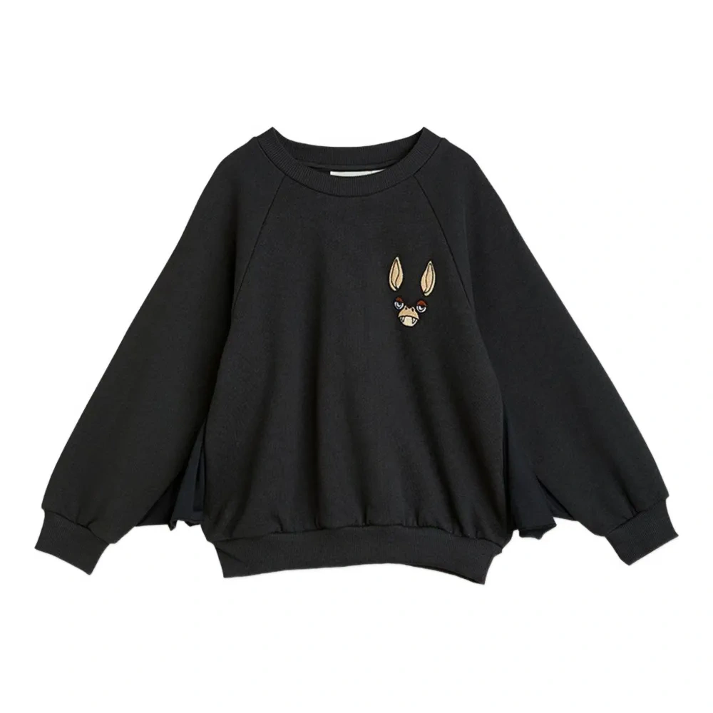 Толстовка с аппликацией