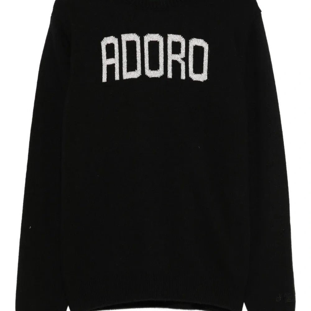 Свитер с круглым вырезом