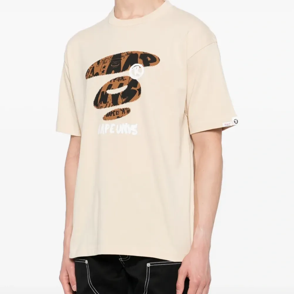 Футболка с логотипом