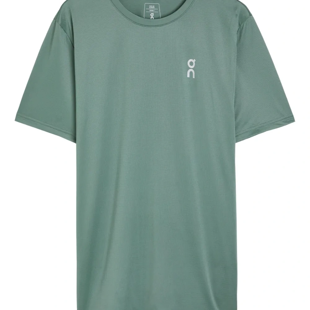 Футболка с логотипом