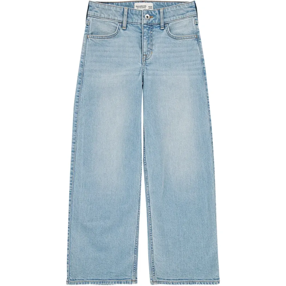 Джинсы с высокой талией и широкими штанинами