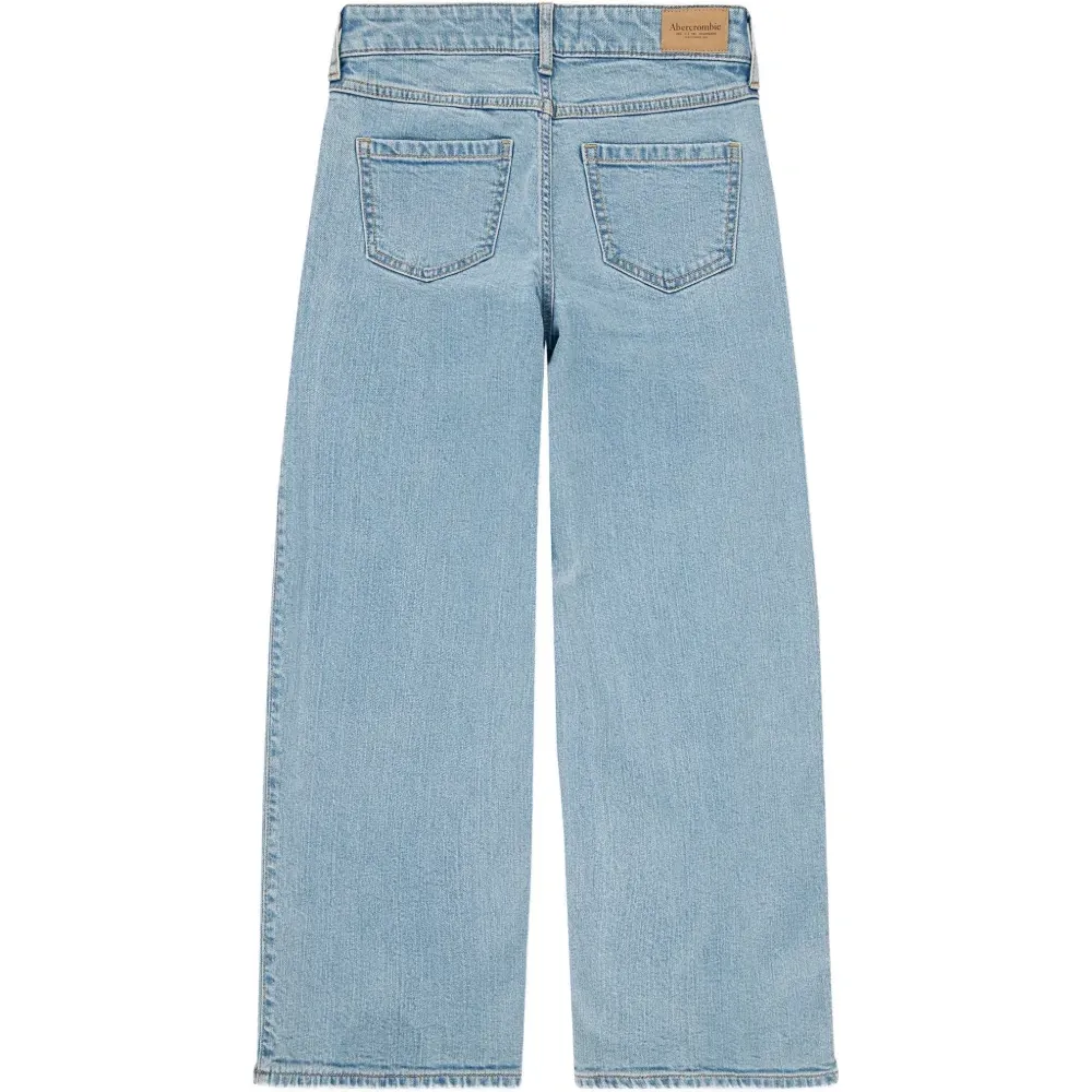 Джинсы с высокой талией и широкими штанинами