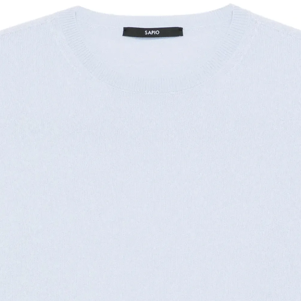 Свитер с круглым вырезом