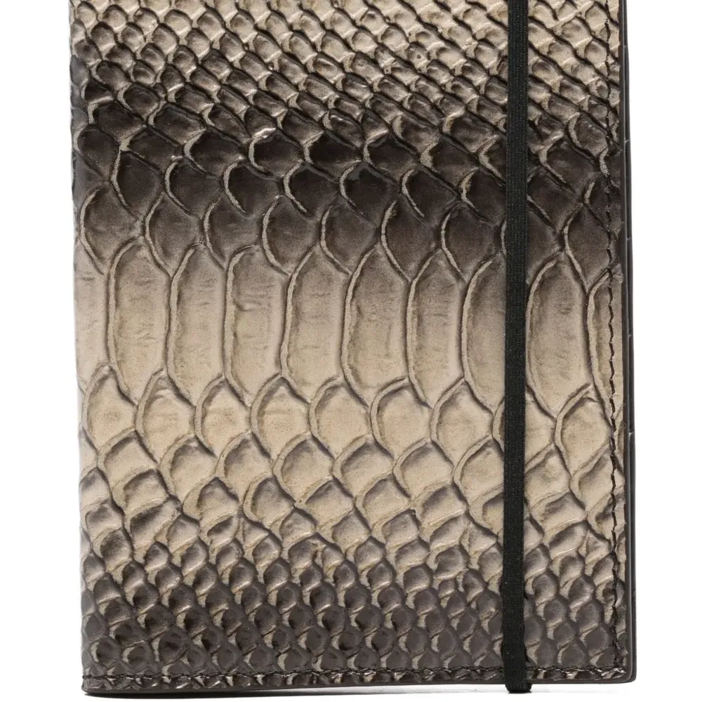 Кошелек с тиснением под кожу змеи