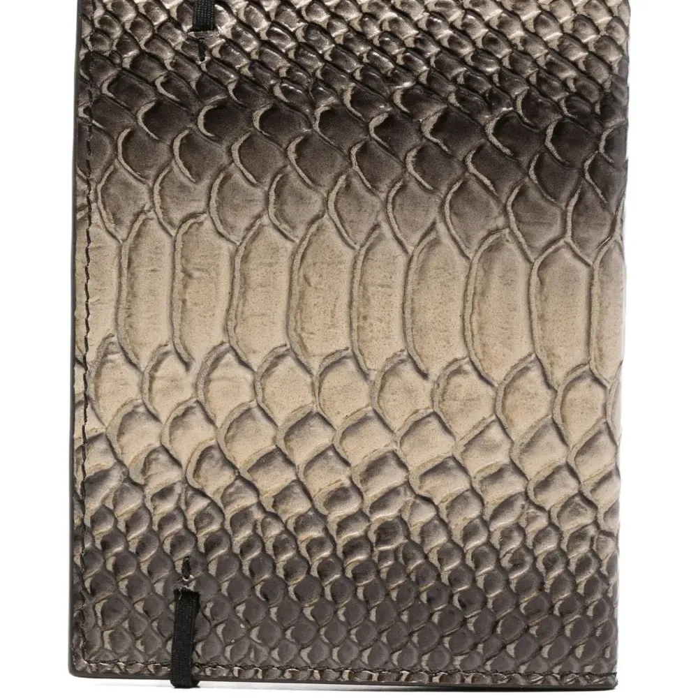 Кошелек с тиснением под кожу змеи