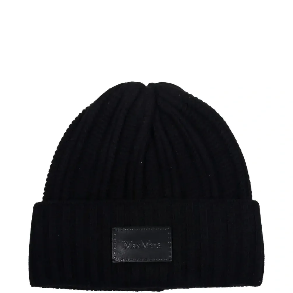 Шапка бини в рубчик с нашивкой-логотипом