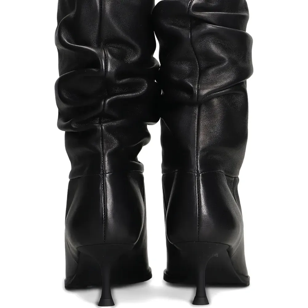 Ботфорты с драпировкой