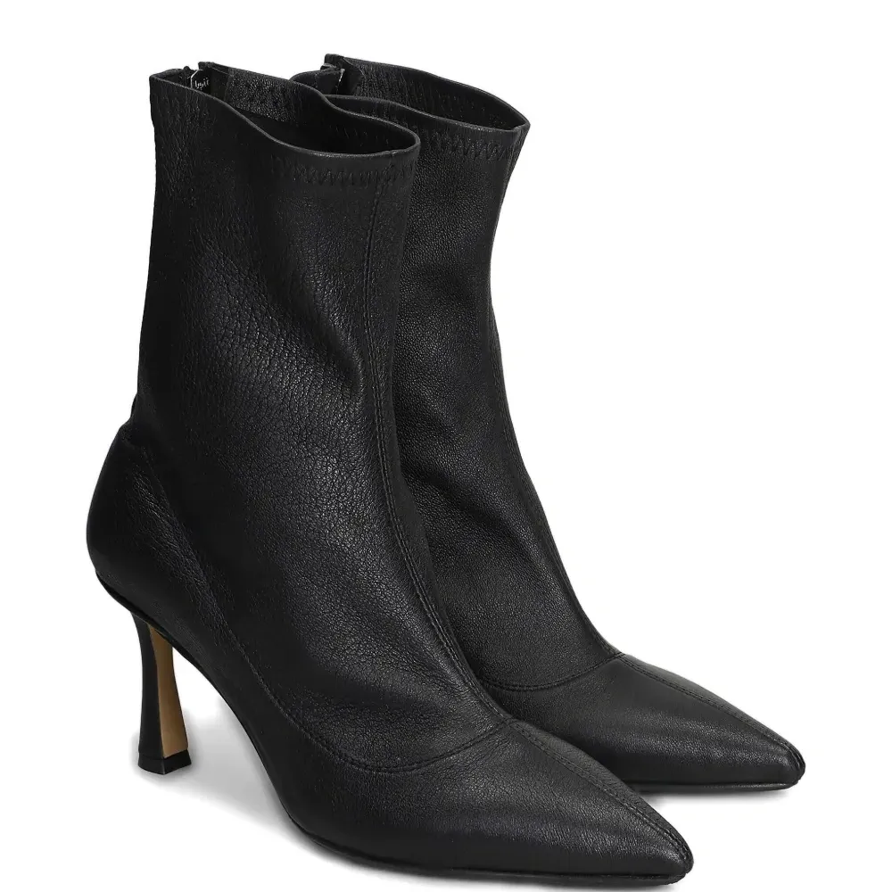 Ботильоны на каблуке с заострённым носком Ботильоны на каблуке с заострённым носком