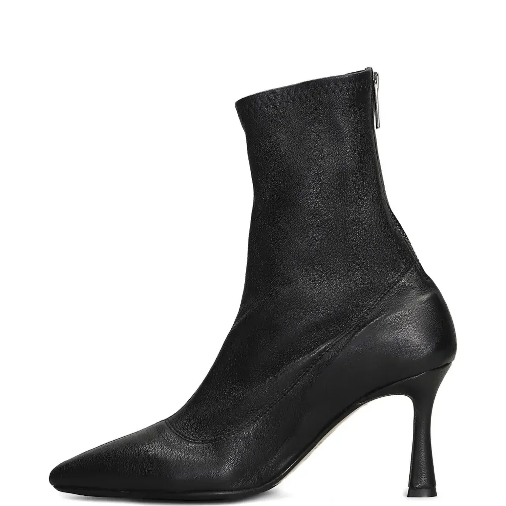 Ботильоны на каблуке с заострённым носком Ботильоны на каблуке с заострённым носком