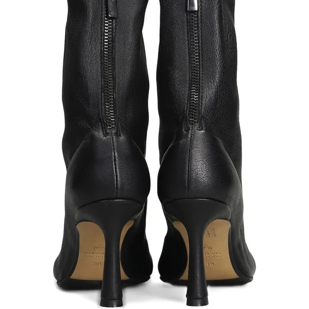 Ботильоны на каблуке с заострённым носком Ботильоны на каблуке с заострённым носком