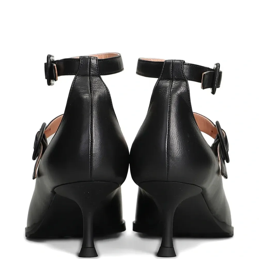 Кожаные туфли на каблуке