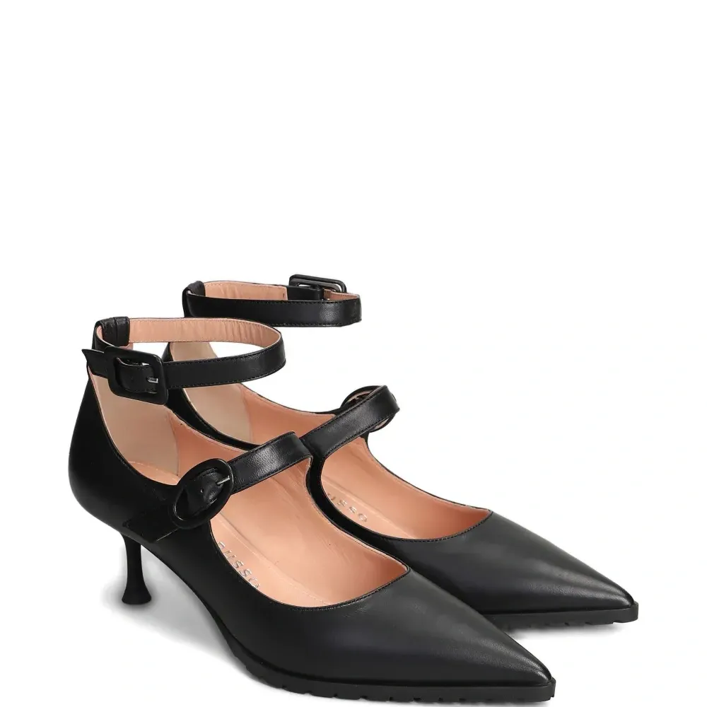 Кожаные туфли на каблуке