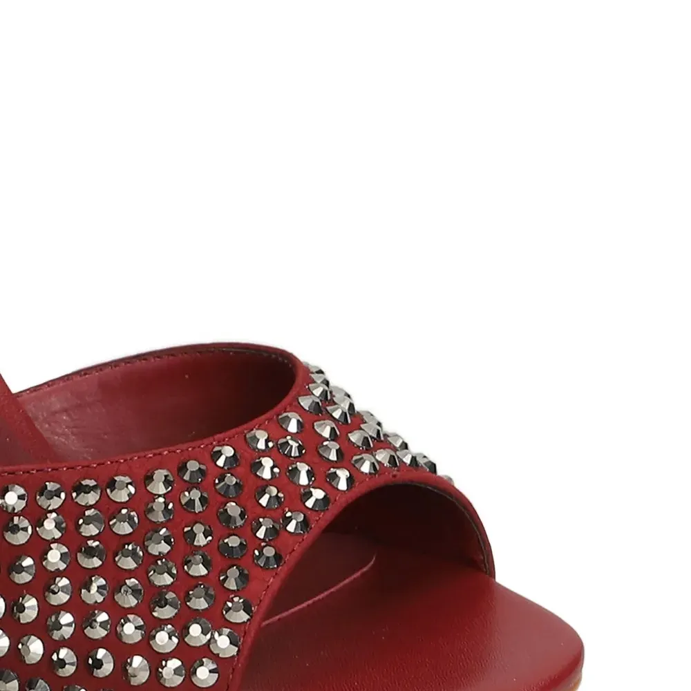 Босоножки с заклёпками на каблуке 90 мм