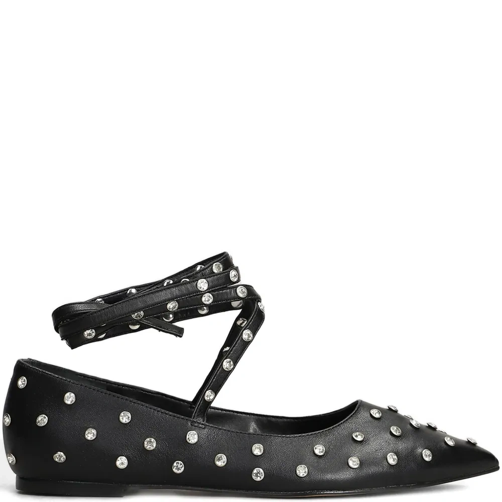 Балетки с заклёпками и ремешками