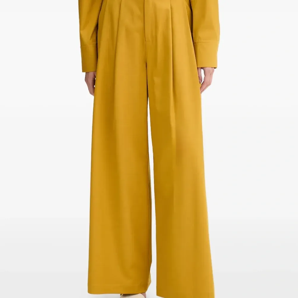 Брюки палаццо с поясом Брюки палаццо с поясом